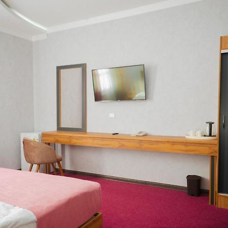 Rich Hotel Turkistan Екстер'єр фото