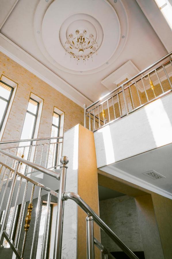 Rich Hotel Turkistan Екстер'єр фото
