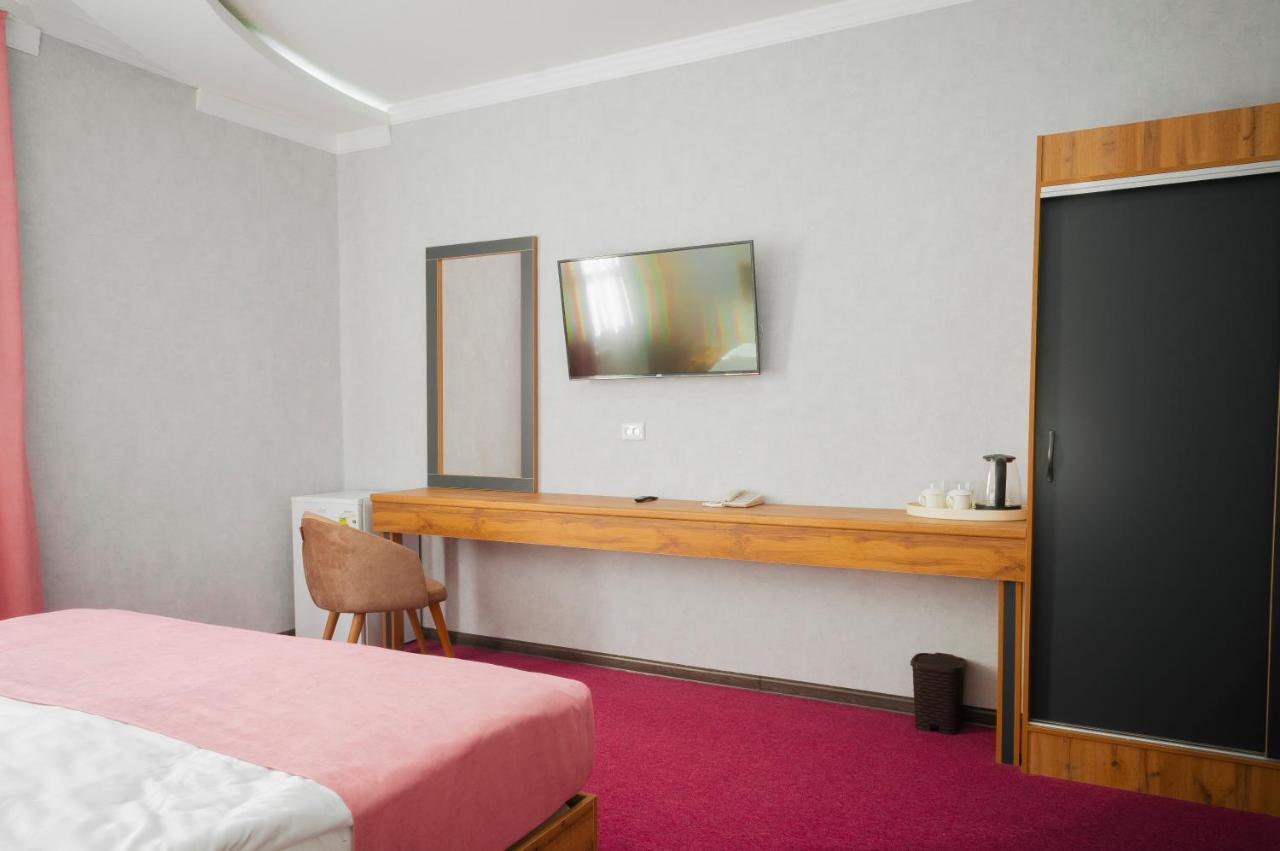 Rich Hotel Turkistan Екстер'єр фото